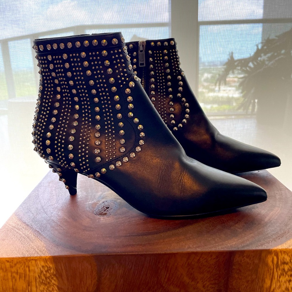 Authentic Saint Laurent Black Leather Studded Boots